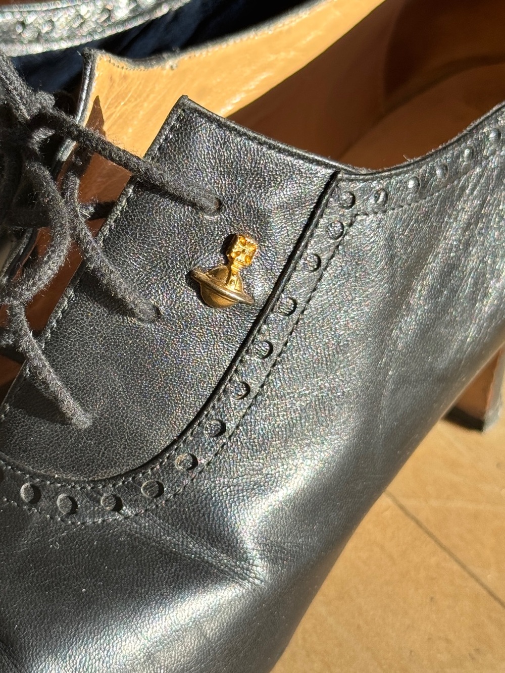 Archival Vivienne Westwood Lace-Up heels - Picture 4 of 6